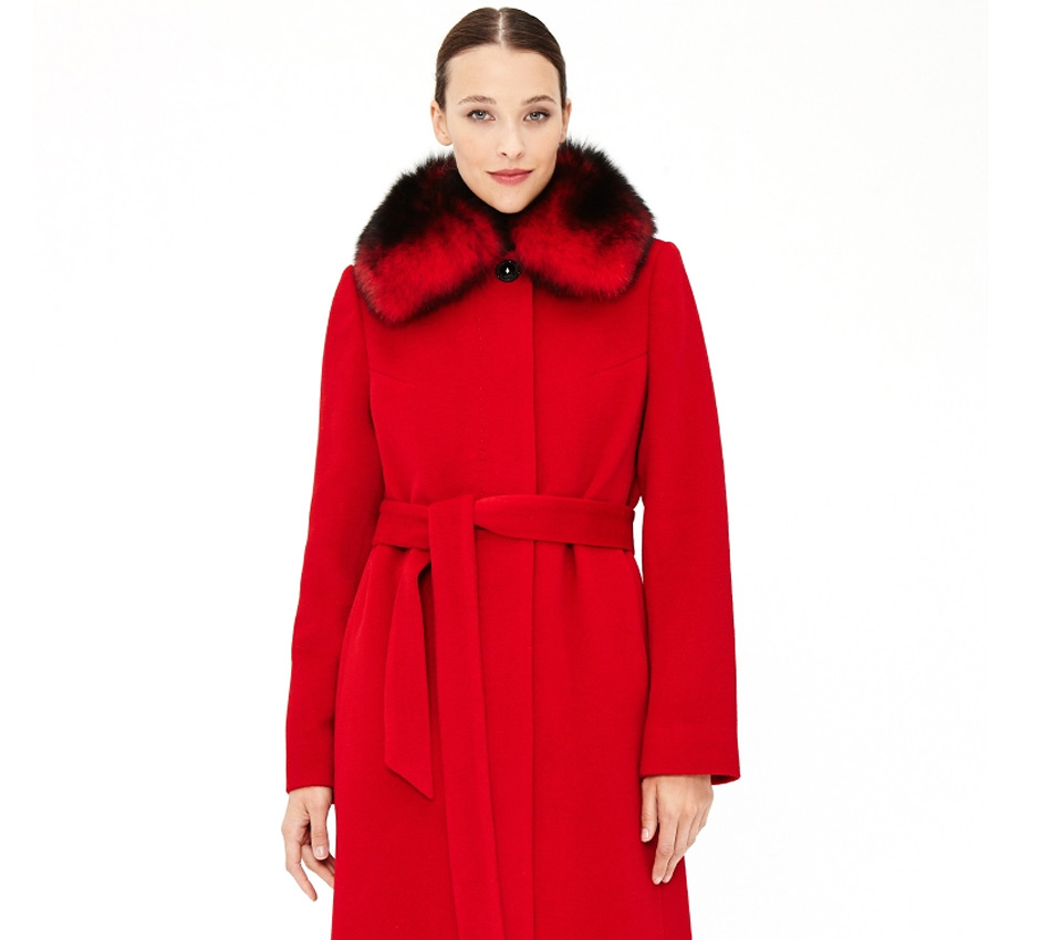 Красное зимнее пальто 