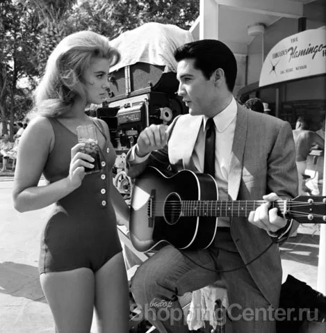 Стиль 60-х. На фото Элвис Пресли и Энн-Маргрет, 1964г